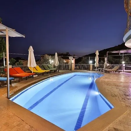 فيلة Kalamar Kalkan'da 14 Kisilik *