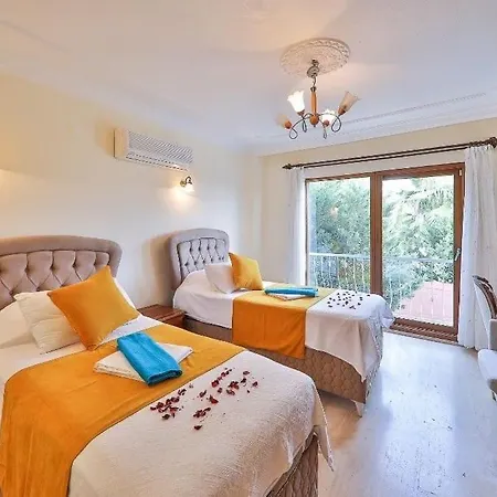 فيلة Kalamar Kalkan'da 14 Kisilik