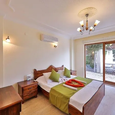 Kalamar Kalkan'da 14 Kisilik * Kaş
