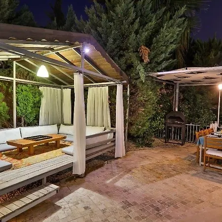 Kalamar Kalkan'da 14 Kisilik Vila *